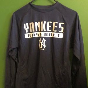 Yankees sweatshirt